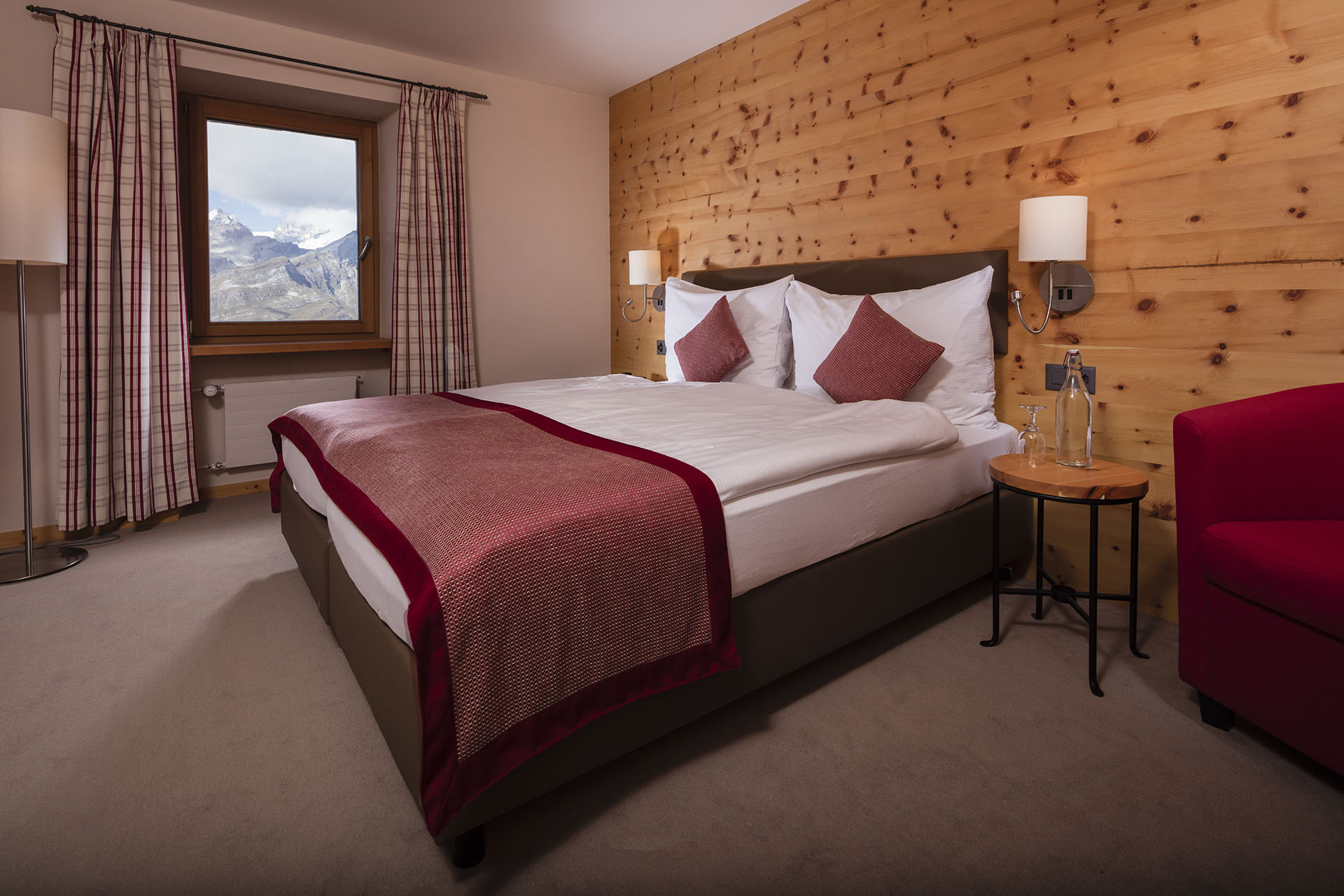 Double Room Bedroom - Riffelhaus Hotel - The Matterhorn
